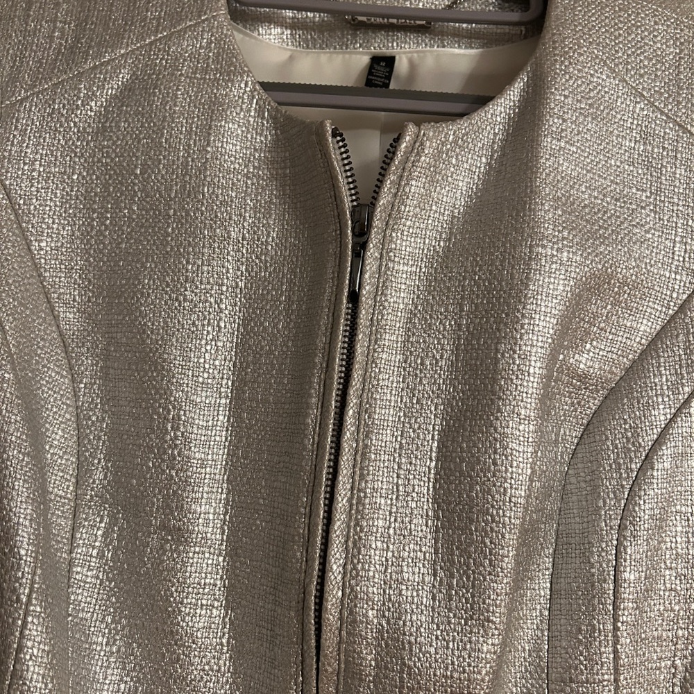 NWT White House Black Market Silver Blazer with Fitted Silhouette - Picture 2 of 8